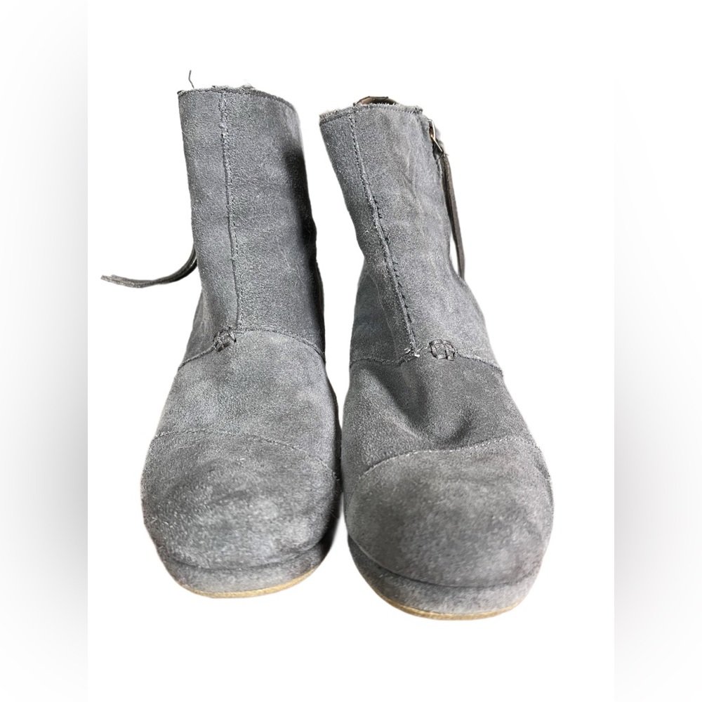 Tom’s Gray Suede Desert Wedge